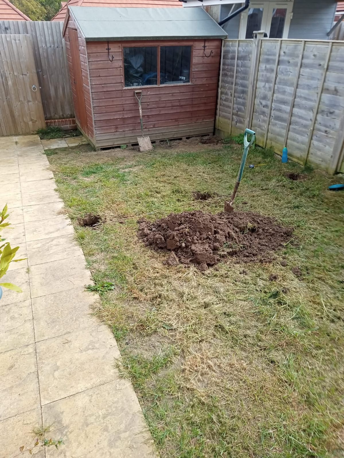 A lawn made for living, before work began